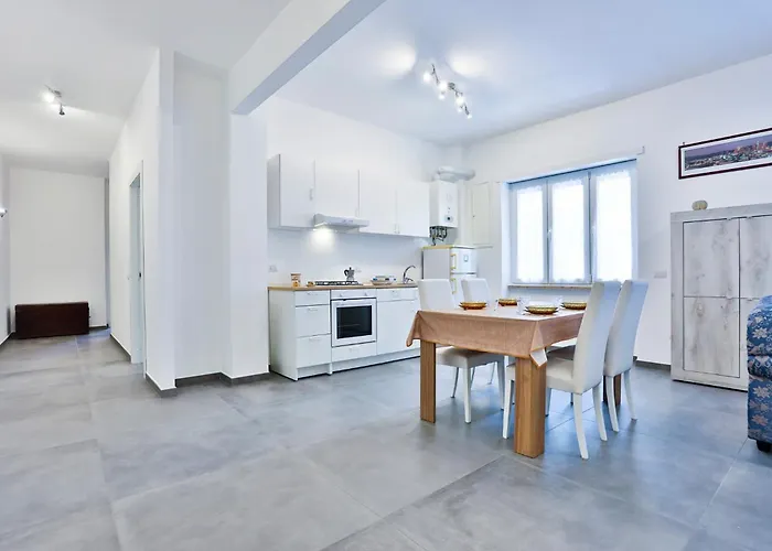 Guesthost - Casa Maria * Salerno