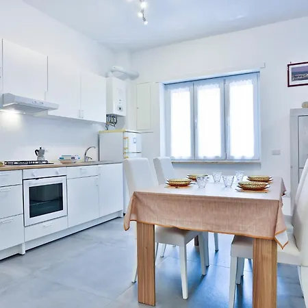 Guesthost - Casa Maria Salerno